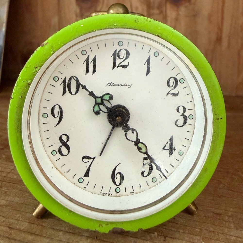 vintage Blessing alarm clock, manufactured in West Germany small and green - Picture 1 of 6